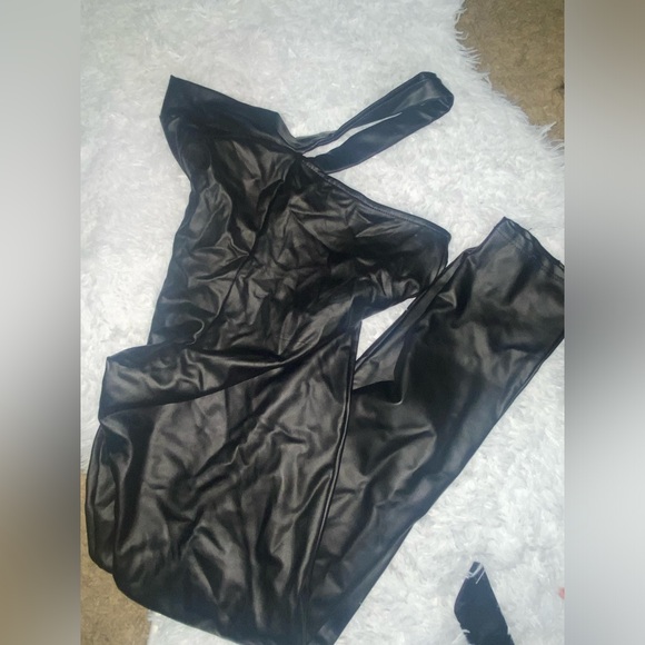 FASHION NOVA 2 PC SET- NWT - Picture 3 of 3